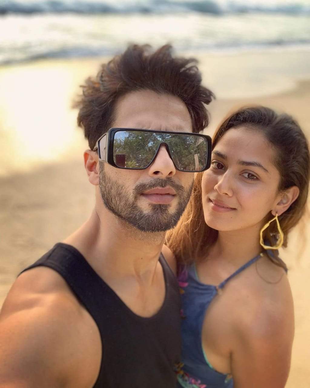 Most Stylish Shahid Kapoor Oversized Sunglasses For Men And Women-FunkyTradition