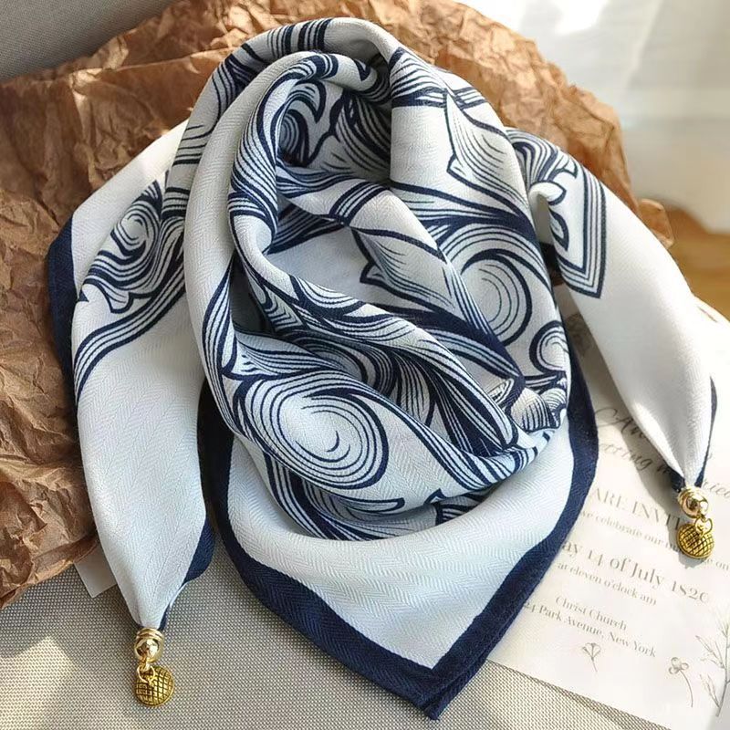 Women's Elegant Scarf with Magnetic Pendant Closure - vimin